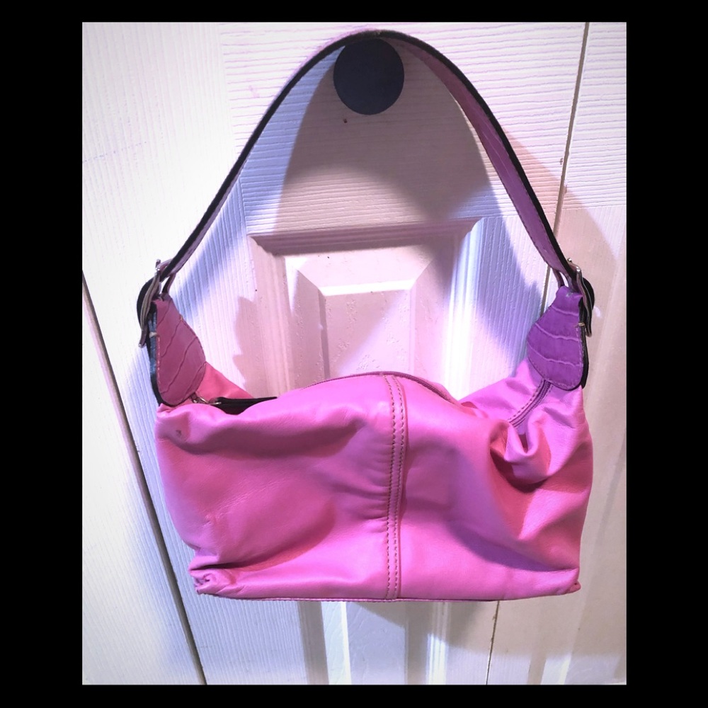 Hot pink purse 👛